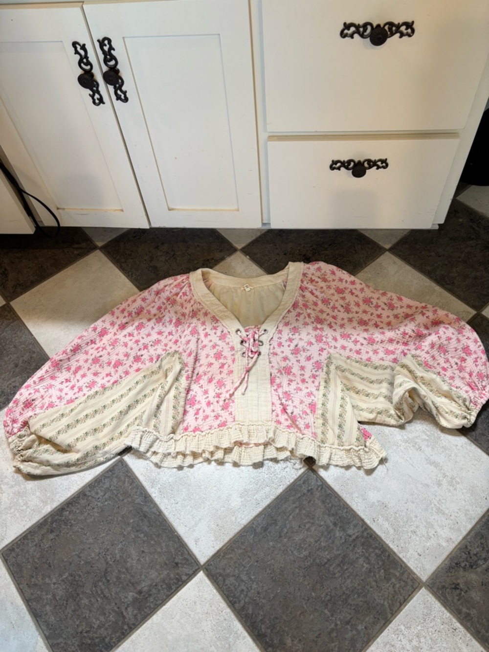 POL Pink Floral Boho Cropped Blouse with Cream Trim